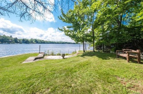44 Overlook Rd, Rock Hill NY  12775-6208 exterior