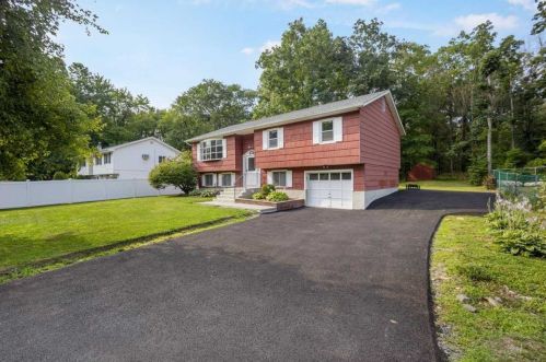 72 Spook Hill Rd, New Hamburg NY  12590-4305 exterior