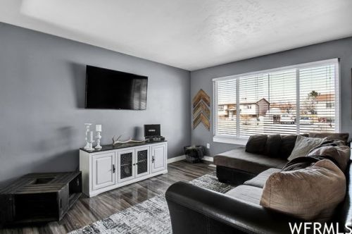 5247 Begonia Pl, Taylorsville, UT 84081-3878
