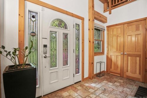 253 Chestnut Hill Rd, Norwalk, CT 06851-1427