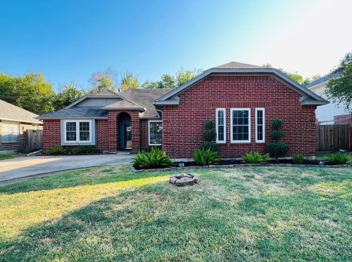 8734 Orchard Ln, Morgans Point, TX 77571-7610
