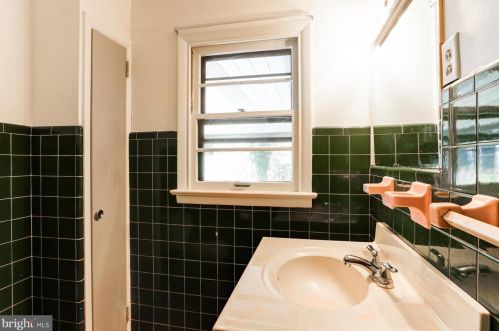 2958 Lincoln St, Camp Hill PA  17011-2832 exterior