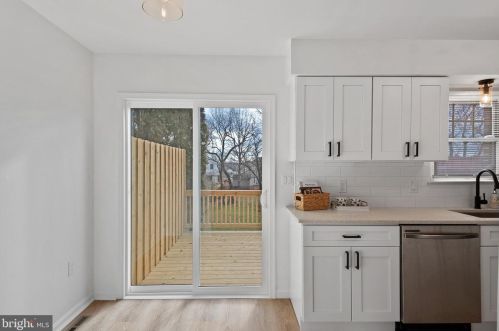 6027 Meade Ct, Harrisburg PA  17112-8546 exterior