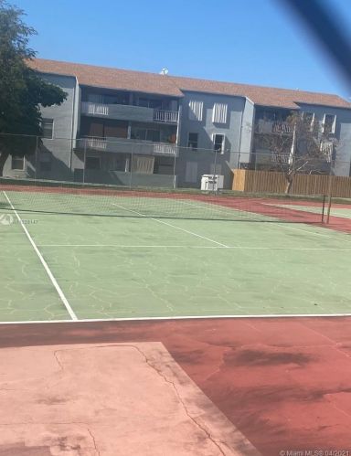 1735 60th St, Hialeah FL  33012-6898 exterior