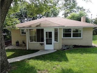 1207 Lynnwood St, Jeannette, PA 15644-1456