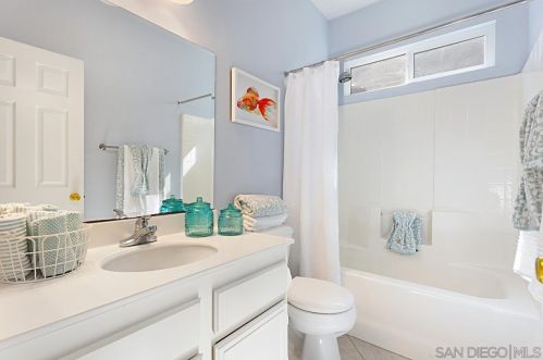 42531 Swoboda Ct, Temecula CA  92592-8184 exterior