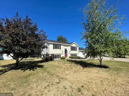 707 Maple Ln, Grove City, MN 56243-1149