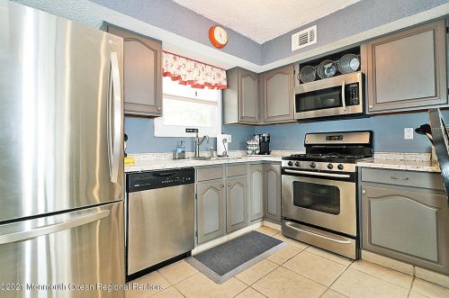 88 Moorage Ave, Berkeley Township NJ  08721-1878 exterior