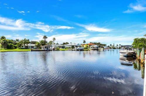 2278 Anchorage Ln, Naples, FL 34104-1203