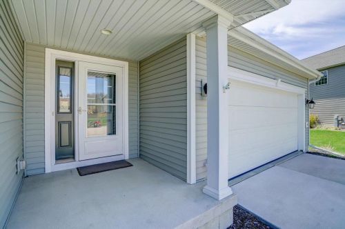 317 Heritage Square Dr, Deerfield, WI 53531-9485
