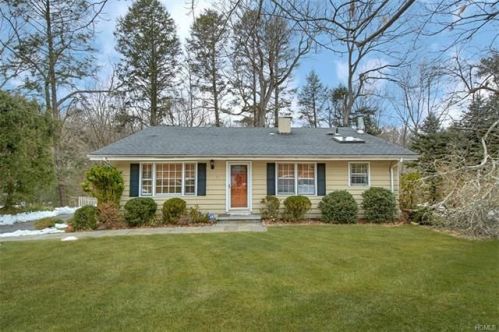 41 Glen Wood Rd, Millwood, NY 10546-1006