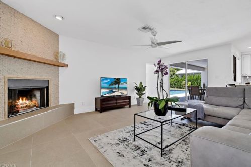 740 Orchid Dr, Naples FL  34102-5015 exterior