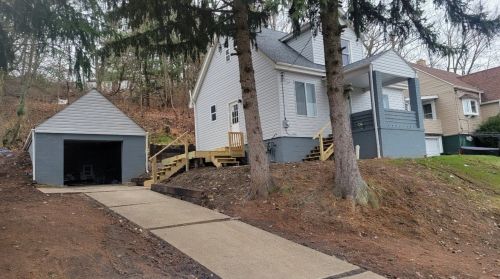 46 Forest Rd, Ambridge, PA 15003-1356