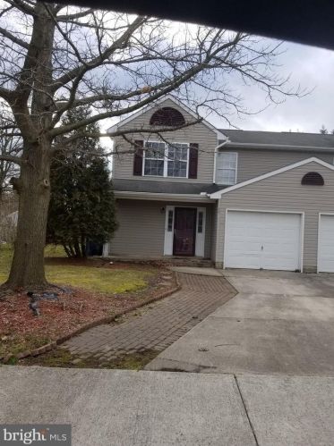 24 Acacia Pl, Dover DE  19901-4008 exterior