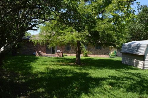 2511 Burnett Dr, Greenville TX  75402-7331 exterior