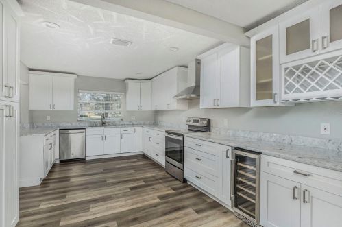 2406 Sunset Ln, Lutz FL  33549-8209 exterior