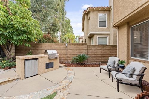 2741 Timmons, Tustin CA  92782-1325 exterior
