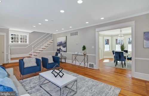 33 Aberdeen Pl, West Deptford NJ  08096-2411 exterior
