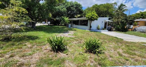 1426 22nd Ave, Hollywood FL 33020-2001 exterior