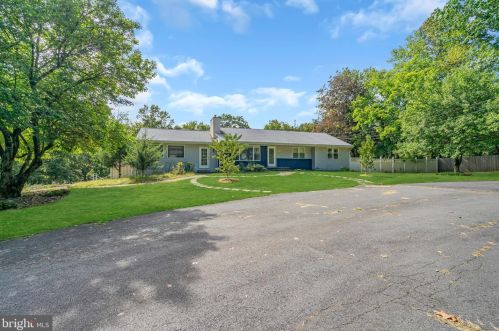 16 Bayberry Rd, Princeton NJ  08540-7417 exterior