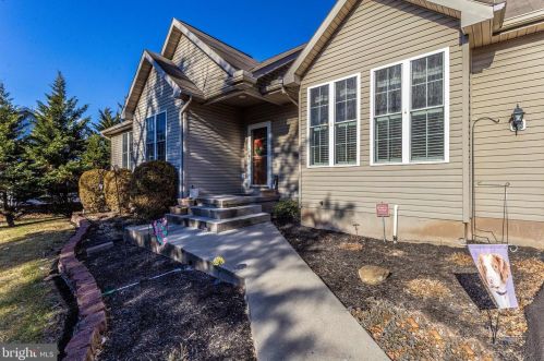 841 Mcglaughlin Rd, Charnita, PA 17320-9002