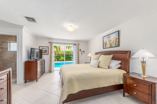 2602 Pepperwood Cir, West Palm Beach FL  33410-5249 exterior