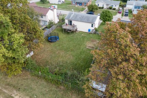 42 Meadow Wood Dr, Florence KY  41042-9323 exterior