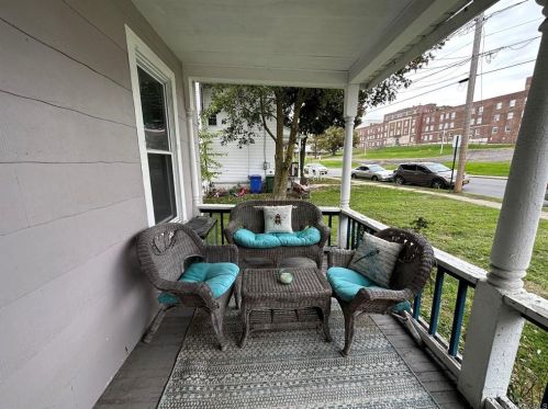 51 Prospect Ave, Middletown NY  10940-4132 exterior