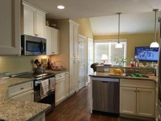 1392 Southlake Dr, Mount Pleasant SC  29464-7424 exterior