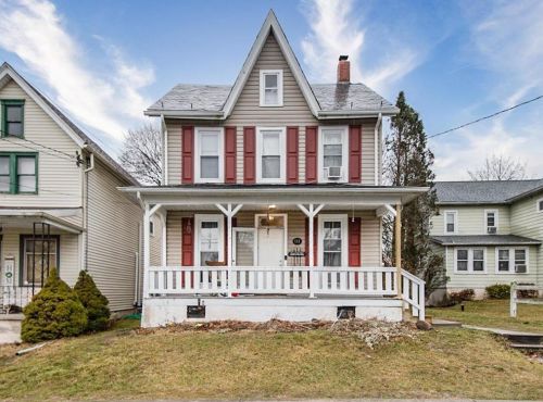 111 New St, Walnutport, PA 18088-1346