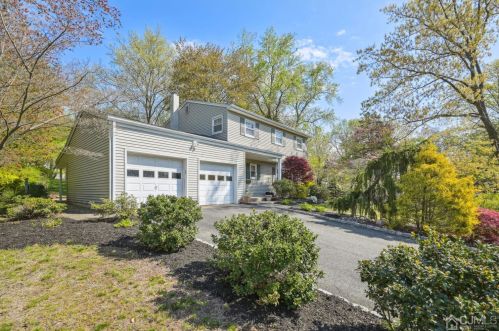 13 Frost Ave, East Brunswick, NJ 08816-4501