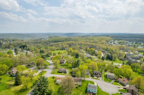 1220 Harvest Ct, Bridgeville PA  15017-1108 exterior