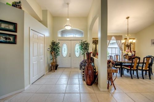 2119 1st Ter, Cape Coral, FL 33909-2841