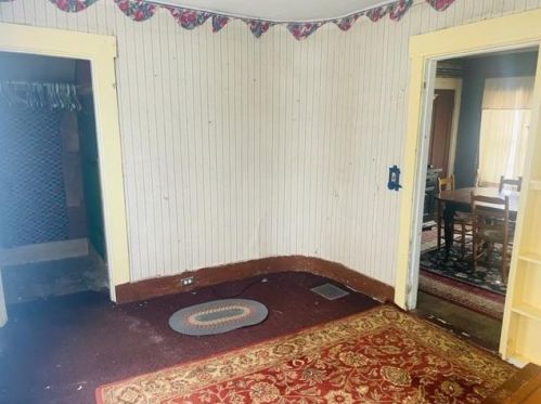 23 Old Manchester Rd, Raymond NH exterior