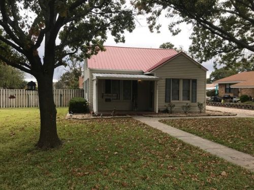 415 Oak St, Muenster, TX 76252-2538