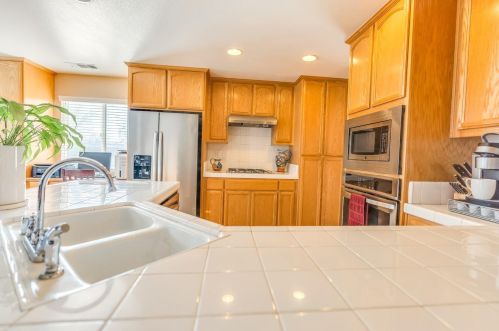 679 Apricot Ct, Los Banos CA  93635-9691 exterior