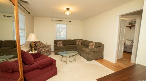 259 Nevada St, North Lindenhurst NY  11757-5204 exterior