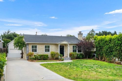 4384 Bel Aire Dr, La Canada, CA 91011-3307