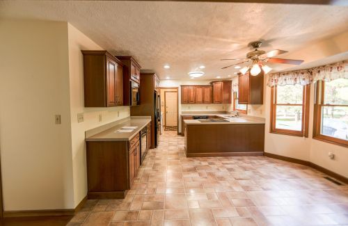 1965 Upper Valley Dr, West Jefferson, OH 43162-9542