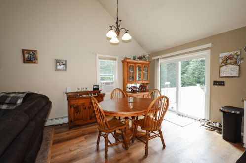 100 Mount Delight Rd, Deerfield NH  03037-1318 exterior