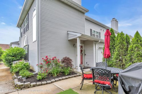 10 Racquet Rd, Belmar, NJ 07719-9401