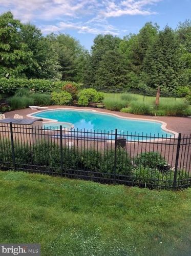 710 Daventry Way, Prospectville PA 19002-2305 exterior