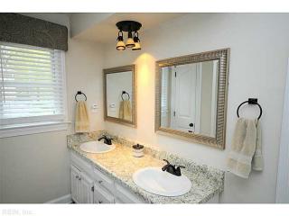 805 Beckley Ln, Chesapeake VA  23322-9058 exterior