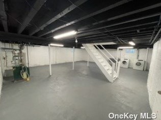 309 Ivy Ave, Westbury NY  11590-1938 exterior