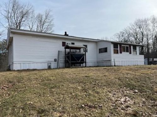 35 Bunker Ln, Dover NH  03823-7543 exterior