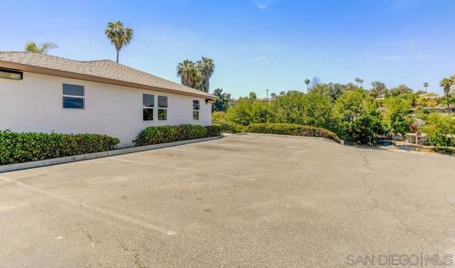 310 Civic Center Dr, Vista, CA 92084-6142