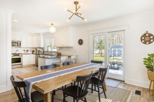 7 Deerland Dr, East Quogue NY  11942-3605 exterior