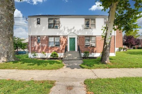 179 Louisiana Ave, Bridgeport, CT 06610-1527