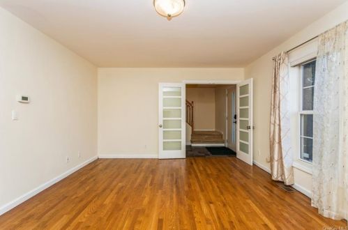 65 Greenvale Cir, White Plains NY  10607-1601 exterior