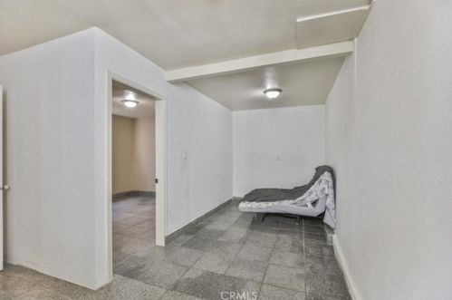 996 Arrowhead Ave, San Bernardino CA  92408-2009 exterior